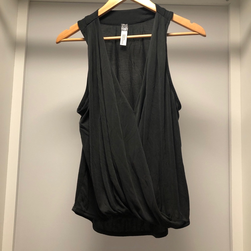 FREE PRESS TANK TOP - Picture 2 of 3